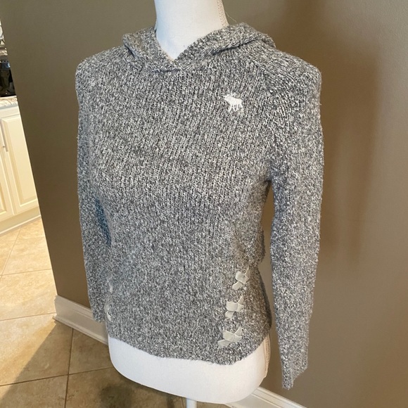 ❌SOLD❌Abercrombie kids Sweater - Picture 2 of 4